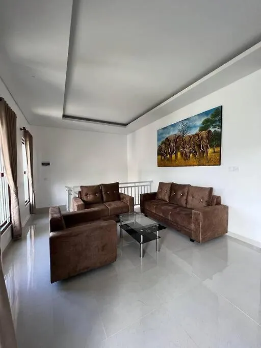 Bridge Villa Seminyak 0*, סמיניאק