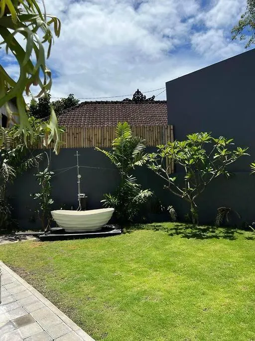 Bridge Villa Seminyak אינדונזיה
